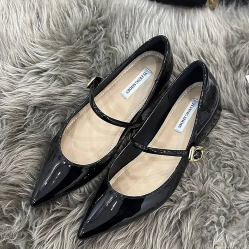 Women's fashion inner increase single shoes fall new pointed head shallow mouth anti-slip wear-resistant low-top shoes
