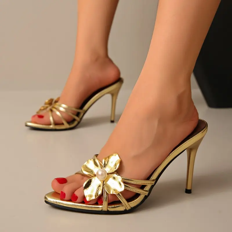 New High Heels Summer Women Fashion Round Toe Open Toe Beautiful Metal Flower Straight Strap Non-slip Slippers