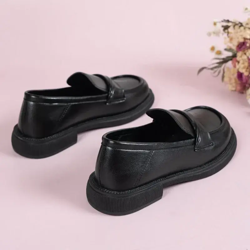 Spring New Coarse Heel Shoes Women Fashion Round Head Deep Mouth Metal Chain Soft Sole Non-slip Low Top Shoes