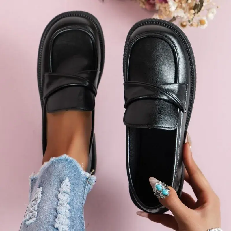 Spring New Coarse Heel Shoes Women Fashion Round Head Deep Mouth Metal Chain Soft Sole Non-slip Low Top Shoes