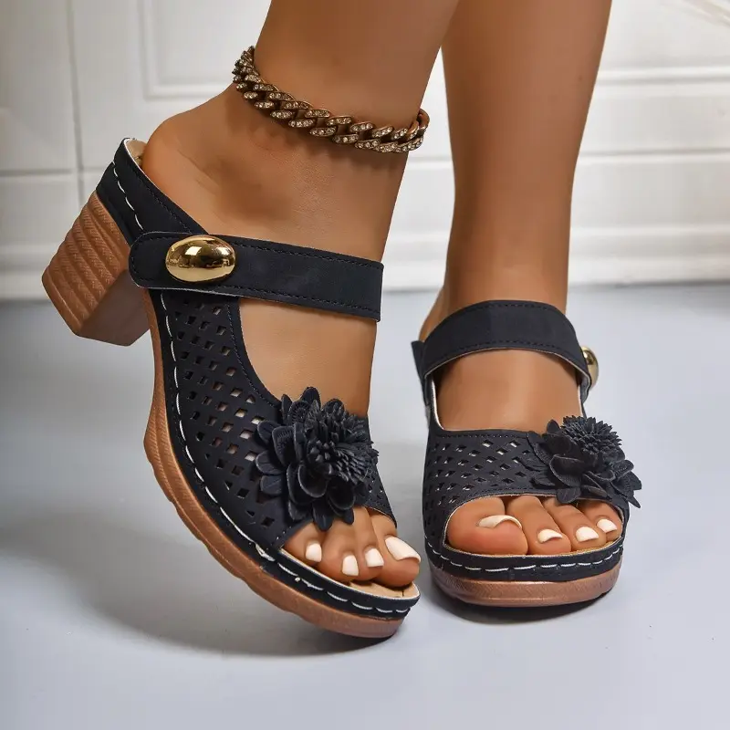 Plus Size Flower Thick Roman Heels Summer New Fashion Round Toe Open Toe Metal Buckle Casual Beach Cool Drag Women