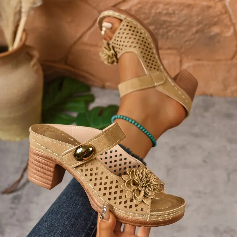 Plus Size Flower Thick Roman Heels Summer New Fashion Round Toe Open Toe Metal Buckle Casual Beach Cool Drag Women