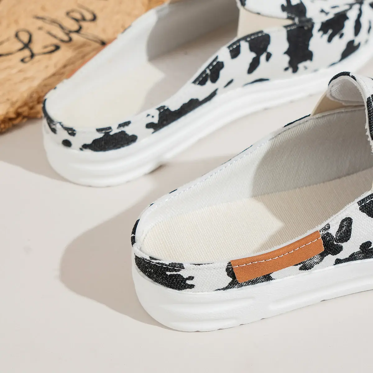Women's Summer New Sports Slippers Baotou Outdoor Fashion Flat Light Comfortable Non-slip Travel Shoes Hotel Disposable Shoes