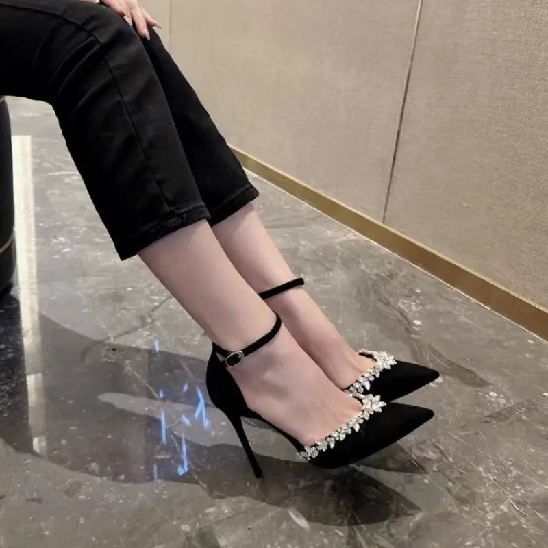 New Single Shoes Spring New Pointed Head Shallow Mouth Suede Sequin Metal Buckle A Line with Non-slip High Heels