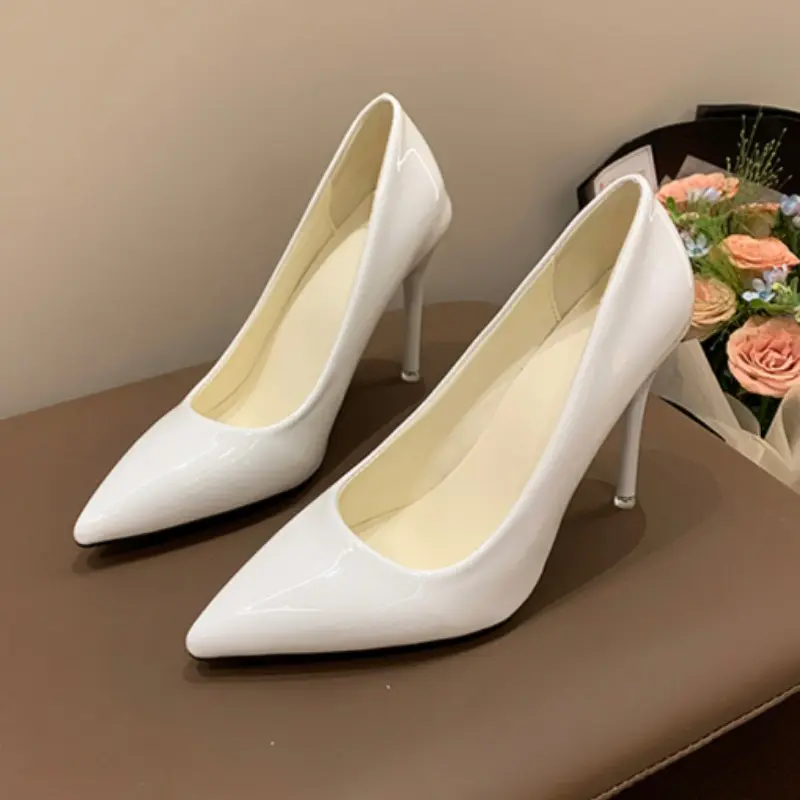 Women's Slim Heel Shoes Autumn New Pointed Head Shallow Mouth Leather Anti-slip Wear-resistant High Heels