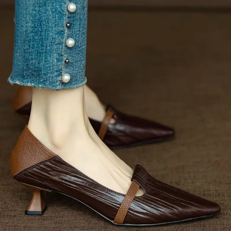 Women's Low Heel Shoes Autumn New Pointed Head Light Mouth Color Matching Slip-on Wear-resistant Low-top Shoes