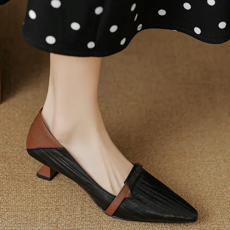Women's Low Heel Shoes Autumn New Pointed Head Light Mouth Color Matching Slip-on Wear-resistant Low-top Shoes