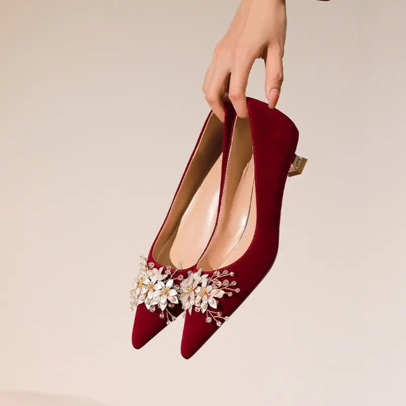 Stylish New Pointed Toe Shallow Suede Flower Slip-on Non-slip Wear-resistant Low-heel Wedding Shoes
