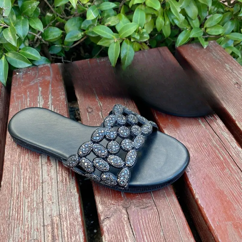 Plus Size Flip Flops Summer New Round Toe Open Toe Rhinestone Cutout Soft Sole Non-Slip Wear-Resistant Flats