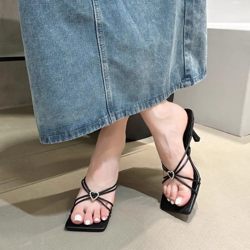 Niche summer thin strap high-heeled slippers 2025 new rhinestone love decoration versatile outward wear square toe cool slippers