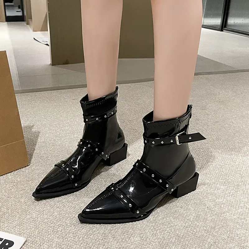 Winter New Coarse Heel Single Boots Women's Fashion Pointed Socket Rivets Metal Buckle Anti-slip Wear-resistant Short Boots