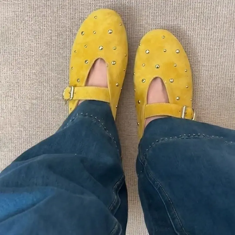 Women's Flat Shoes Spring Suede Round Head Shallow Mouth Rivet Metal Buckle Soft Sole Non-slip Wear-resistant Single Shoes