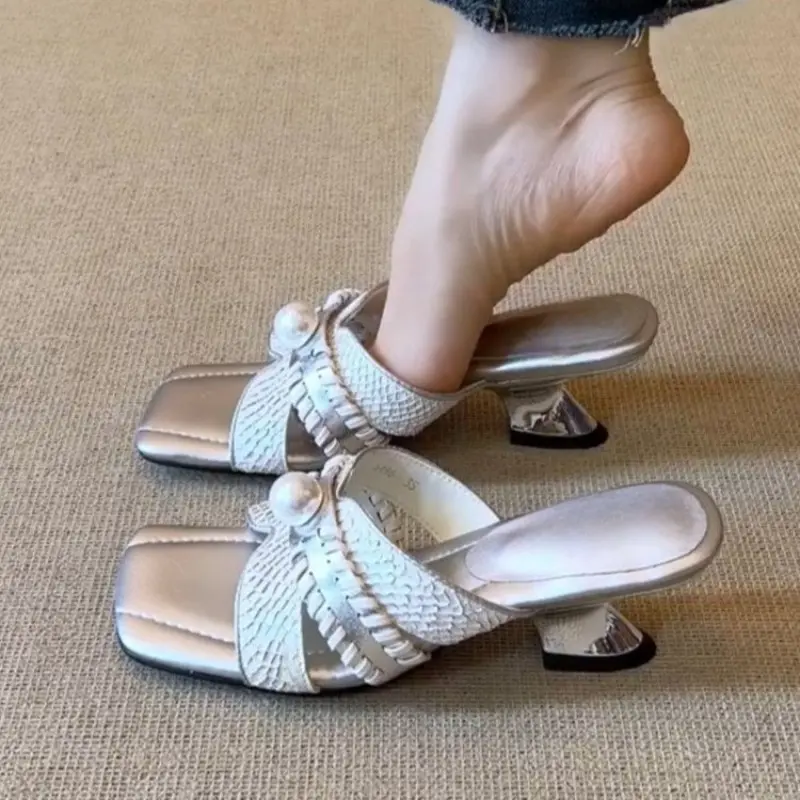 Fashion Special Heel Slippers Summer New Square Toe Open Toe Pearl Anti-slip Wear-resistant Kitten Heel Shoes