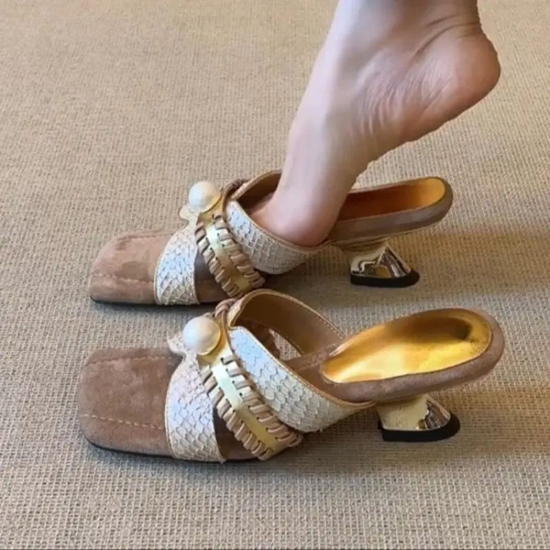 Fashion Special Heel Slippers Summer New Square Toe Open Toe Pearl Anti-slip Wear-resistant Kitten Heel Shoes