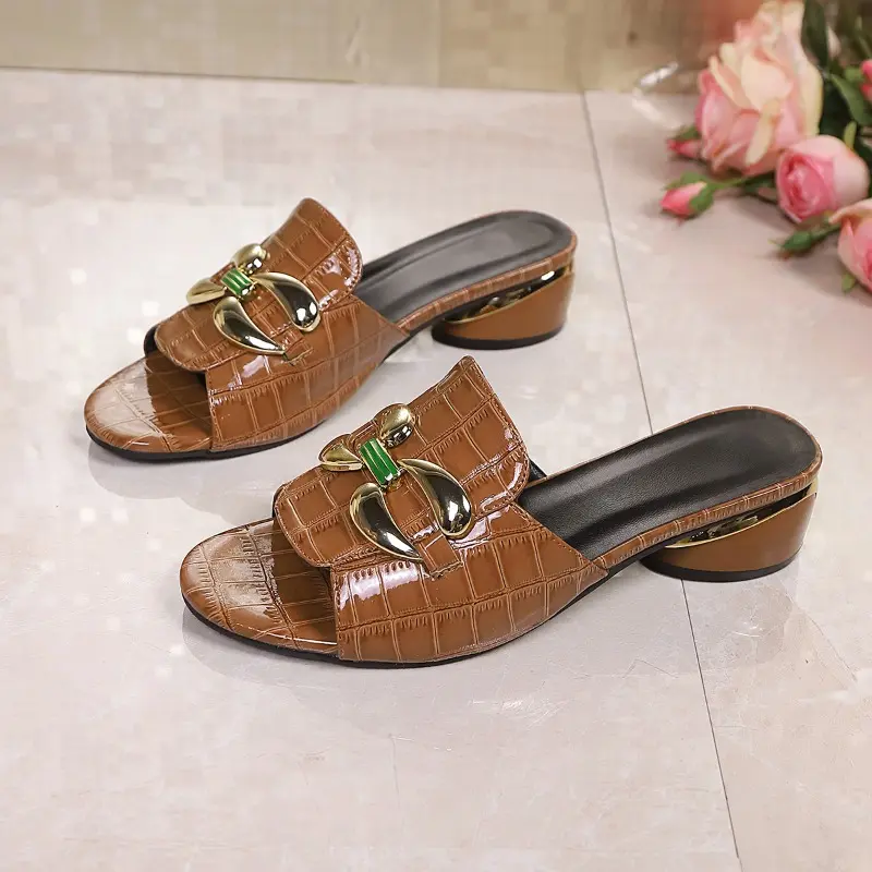 Outside Slippers Summer New Round Toe Open Toe Metal Buckle Foreign Style Non-slip Light Luxury Kitten Heel Shoes