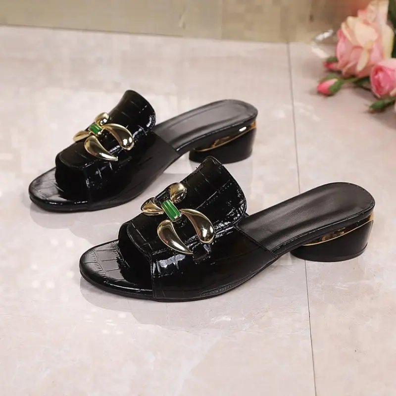 Outside Slippers Summer New Round Toe Open Toe Metal Buckle Foreign Style Non-slip Light Luxury Kitten Heel Shoes