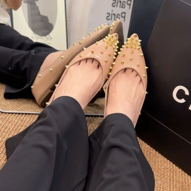 Autumn New Pointed Head Shallow Mouth Rivets Soft Sole Non-slip Low Top Shoes Women's Fashion Flat Shoes