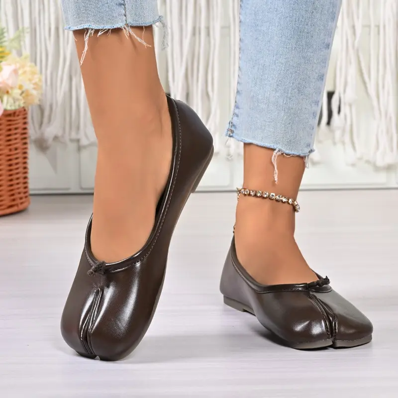 Split Toe Single Shoes Autumn New Round Toe Shallow Mouth Slip-on Soft Sole Non-slip Wear-resistant Flat Shoes