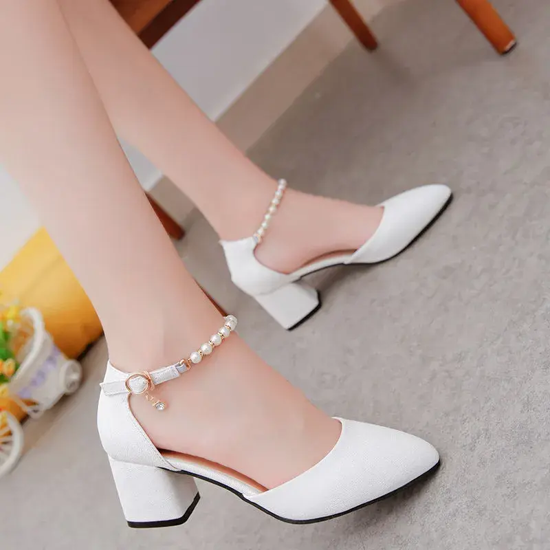Sapatos Femininas Women Cute Pointed Toe White Buckle Strap High Quality Square Heel Shoes Lady Classic Office Party Pumps B144