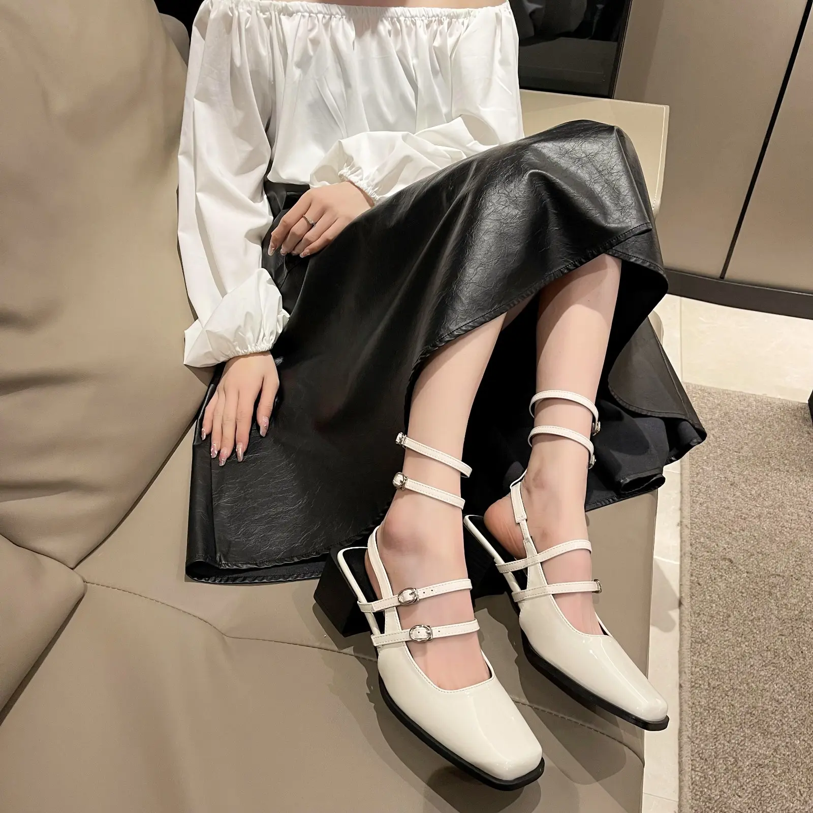 2025 Summer Design Women Sandal Fashion Narrow Band Dress Square Heel Shoes Ladies Outdoor Patent Leather Mary Jane Shoes