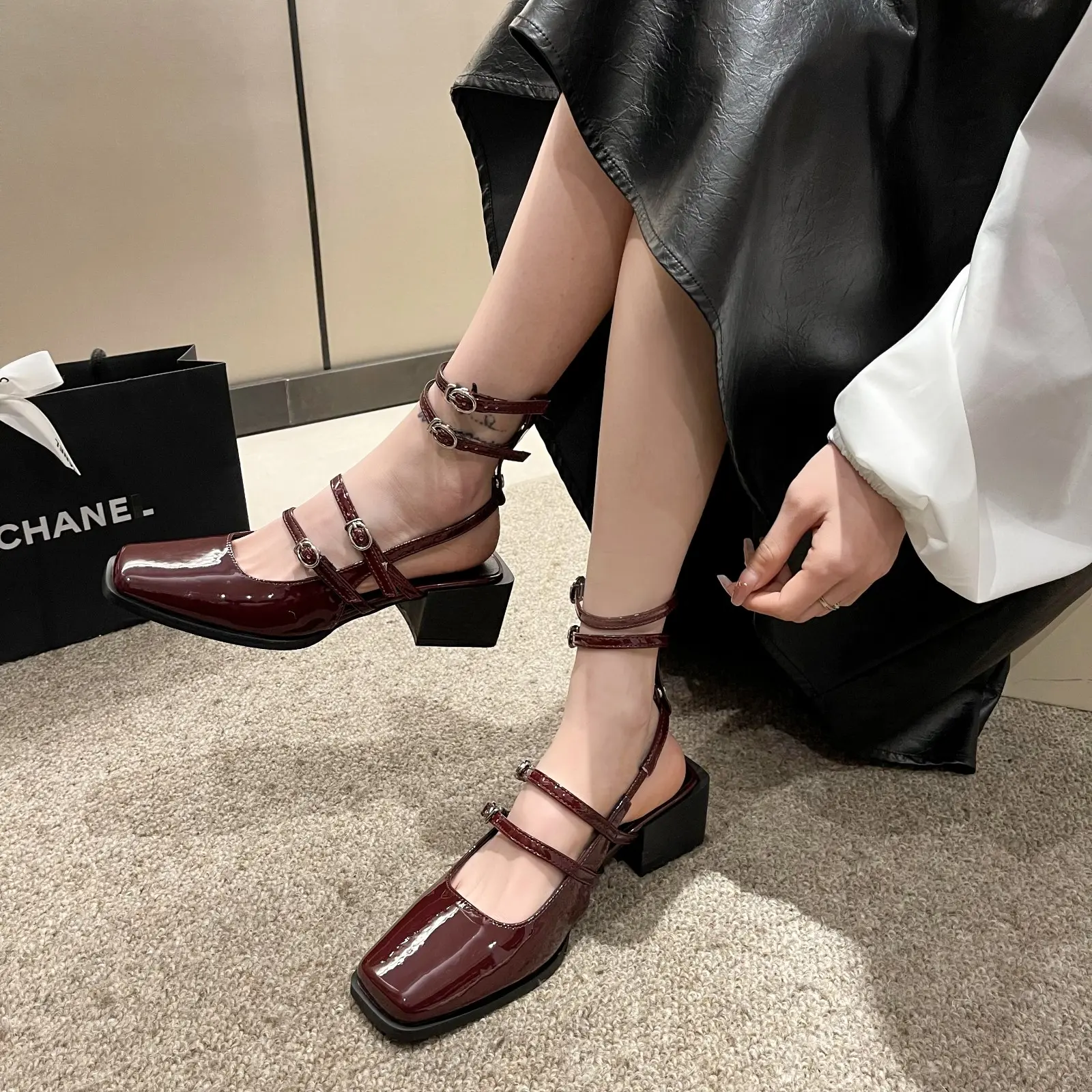 2025 Summer Design Women Sandal Fashion Narrow Band Dress Square Heel Shoes Ladies Outdoor Patent Leather Mary Jane Shoes
