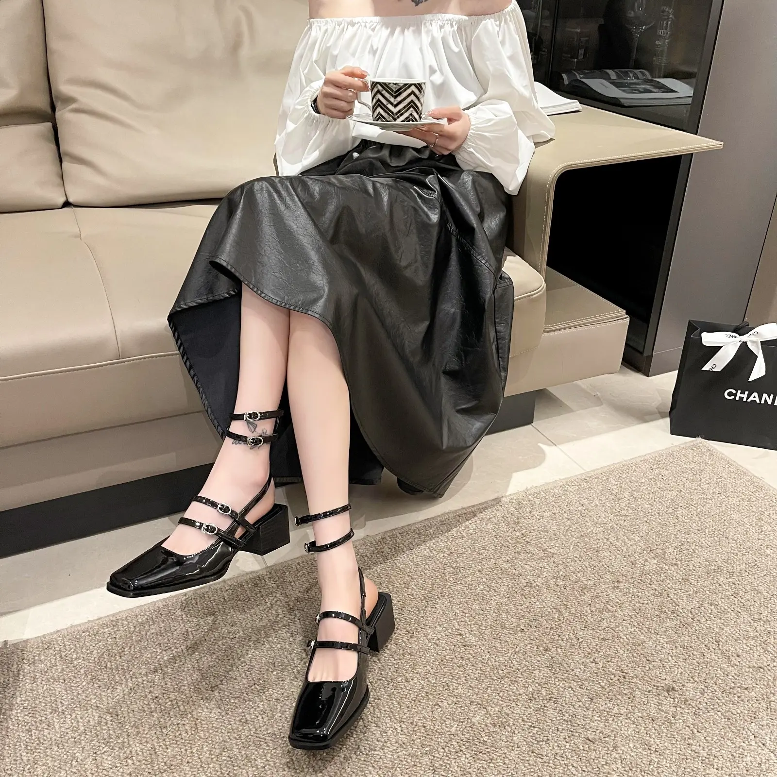 2025 Summer Design Women Sandal Fashion Narrow Band Dress Square Heel Shoes Ladies Outdoor Patent Leather Mary Jane Shoes