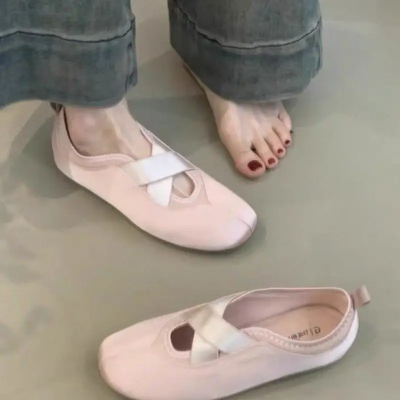 Brand Designer Women's Ballet Flats Round Toe Soft Sole Lightweight Satin 2025 Spring Sweet Dancing Shoes for Ladies