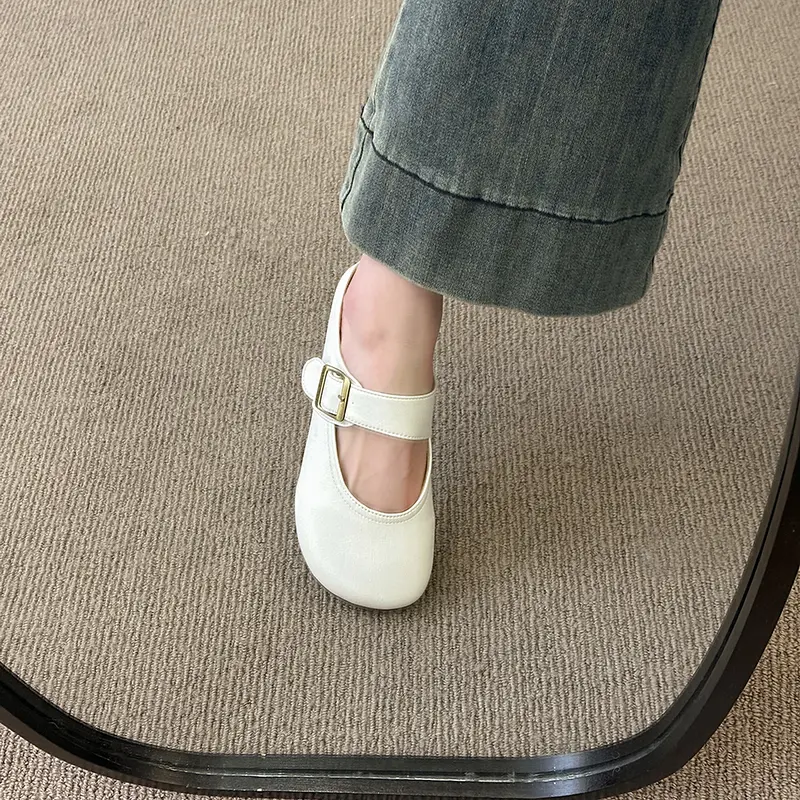 Female Shoes Slippers Soft Luxury Slides Cover Toe 2025 Comfort Designer Flat Fashion Flat Shoes Female Slippers Soft