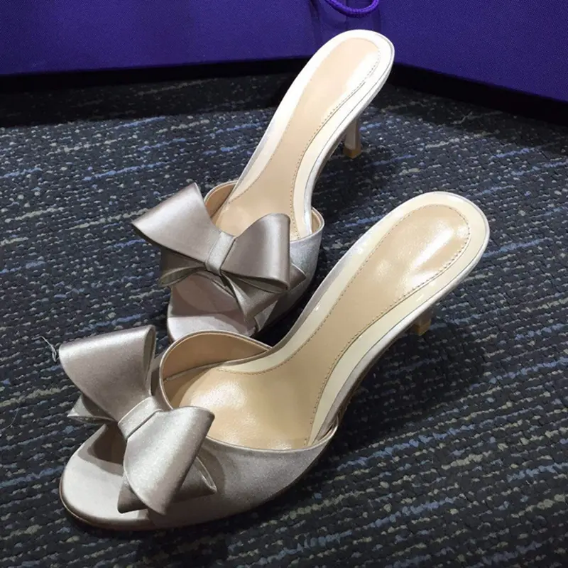 2019 New Sweet Mule Women Slippe Silk Butterfly Knot Mules Slip-on Kitten Heels Slippers Satin Dress Causal Outdoor Shoes femme