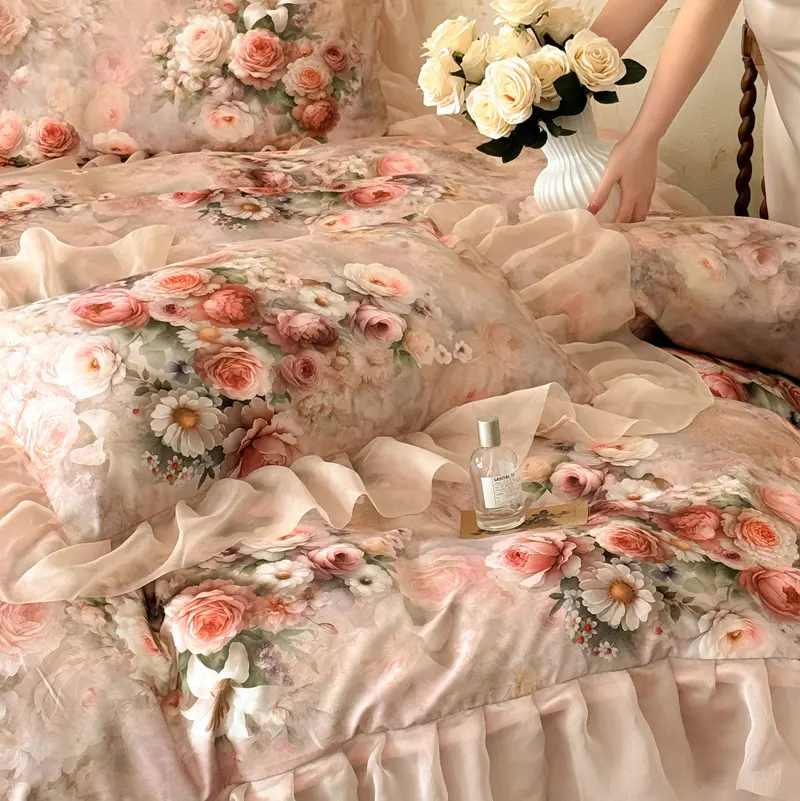Princess Style French Lace Edging Bedding Sets Wrinkled Yarn Romantic Floral Duvet Cover Set Smooth Breathable Bedclothes