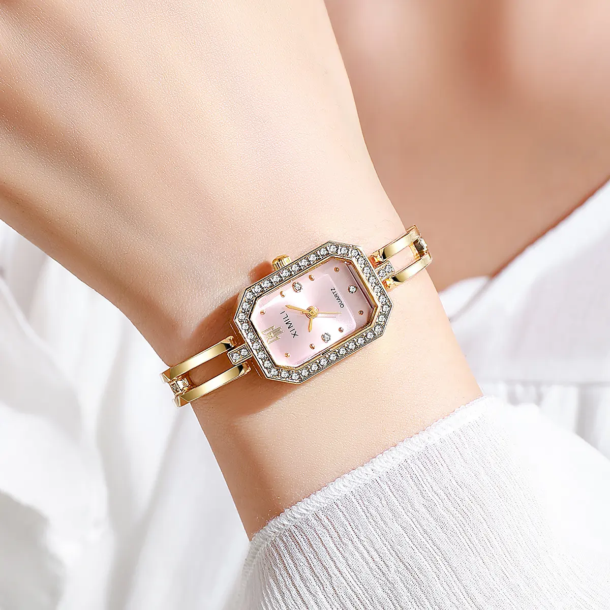 Fashion Woman Bracelet Watches Simple Luxury Gold Small Dial Rhinestone Quartz Watch Woman Elegant Dress Ladie Wristwatch Clock