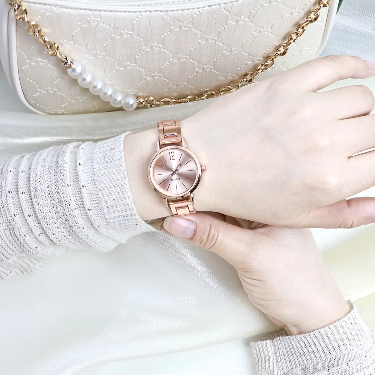 Fashion Small Dial Gold Watch Woman Luxury Alloy Strap Ladies Quartz Wristwatches Gift Clock Gift reloj mujer（Without Box）