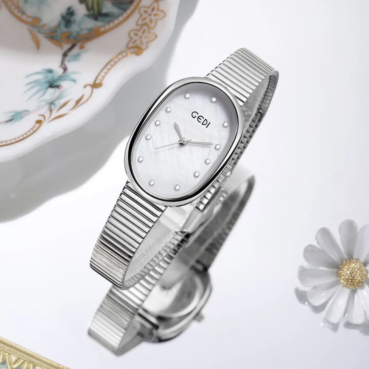 Elegant Women Watches Silver Stainless Steel Strap Oval Design Fashion Casual Minimalism Quartz Lady Watches Luxury Gift Clock