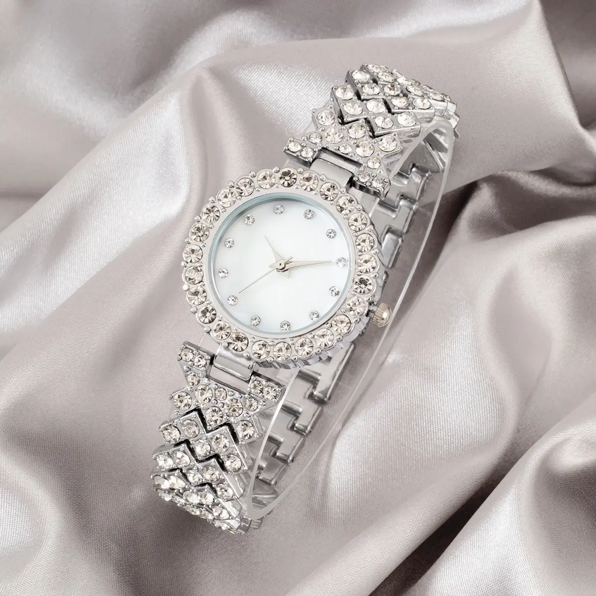 6PCS Set Luxury Ladies Bracelet Quartz Watch Women Watch Bracelet Set Silvery Simple Steel Luxury Ladies Watch (without box)