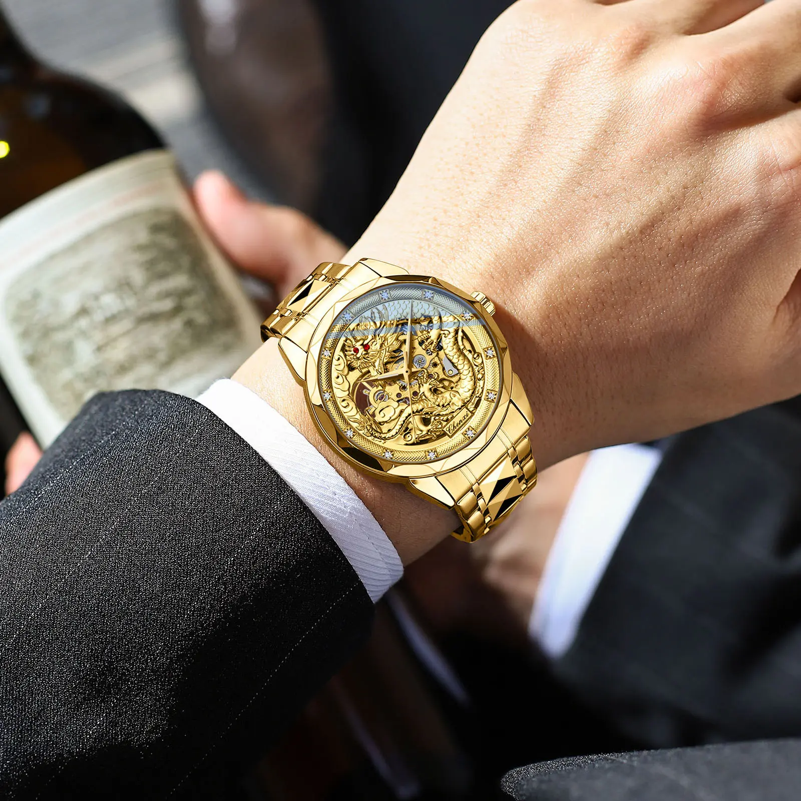 Luxury Gold Mechanical Watch Men Unique Dragon Patern Dial Golden Stainless Steel Strap Automatic Men's Wathces Wedding Gift