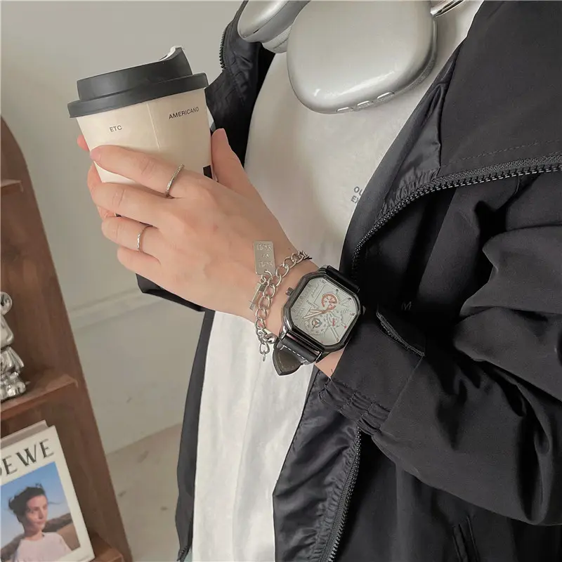 Fashion Men Watches Casual Stylish Analog PU Leather Strap Quartz Wristwatch for Men Luxury Business Sport Watches Gift