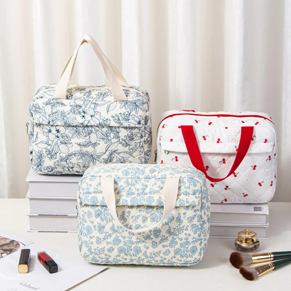 Cotton Quilted Cosmetic Bag Zipper Travel Toiletry Bag Cute Makeup Organizer Large Capacity Toiletry Bag for Women
