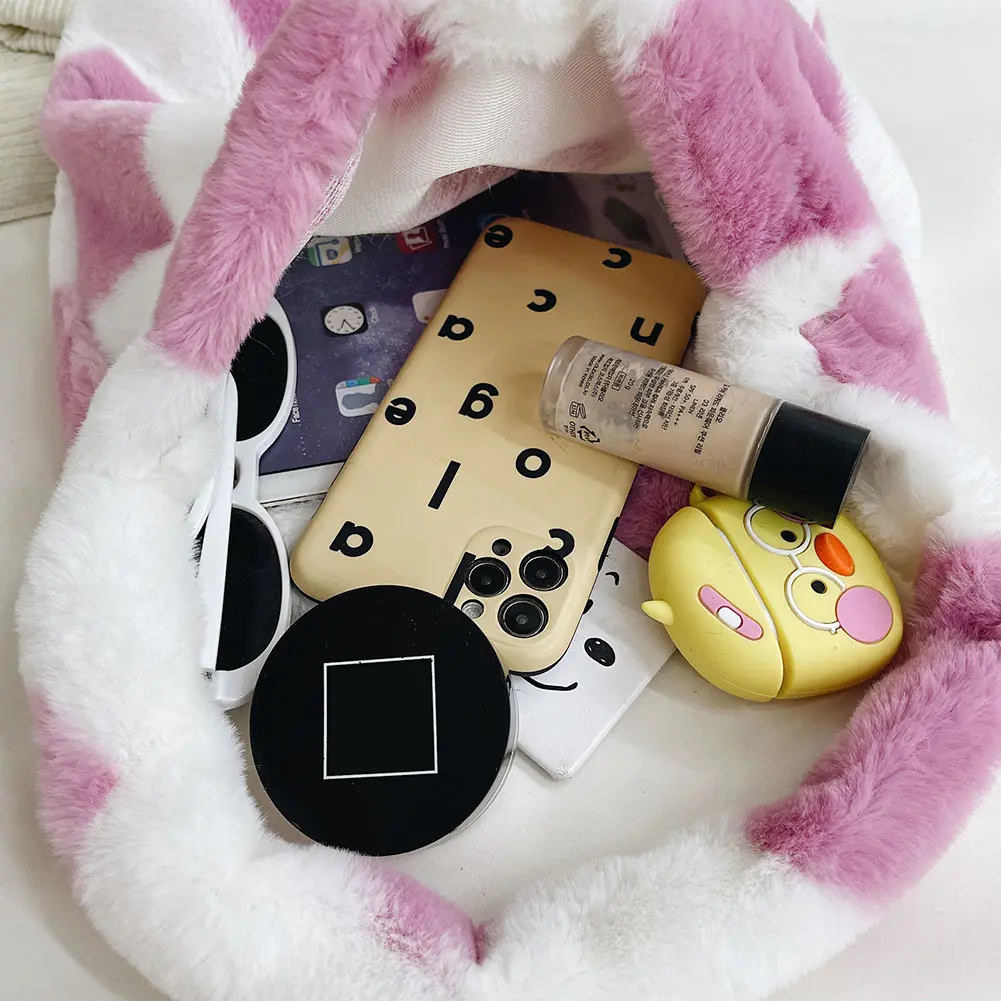 Women Fashion Plush Shoulder Bag Large Capacity Heart Fluffy Commuting Bag Furry Messenger Bag Casual Armpit Bag Daily Sling Bag
