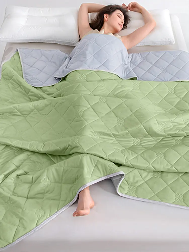 Summer Cooling Comforter Grade A Air Condition Comforter Soft Lightweight Comforter for Hot Sleepers and Night Sweats