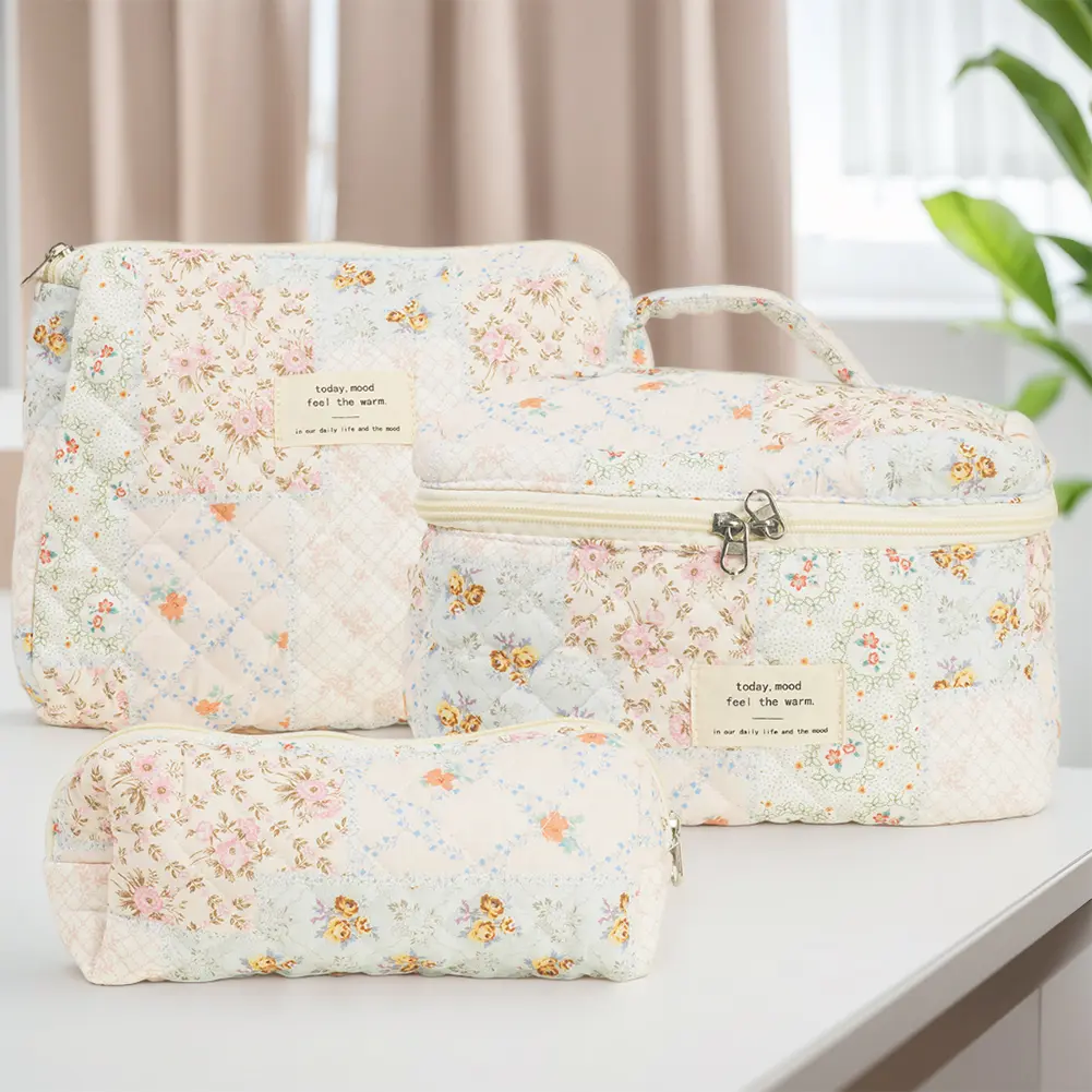 Women Large Toiletry Organizer Bag 3 Pcs Cotton Quilted Floral Cosmetic Bag Zipper Toiletry Bag Travel Bag