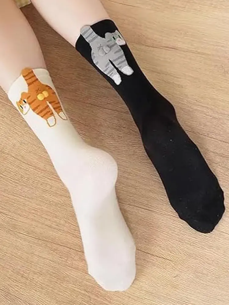 2Pcs Cute Cat Socks with Balls Cartoon Animal Socks Breathable Cat Middle Tube Socks Novelty Gifts for Cat Lovers