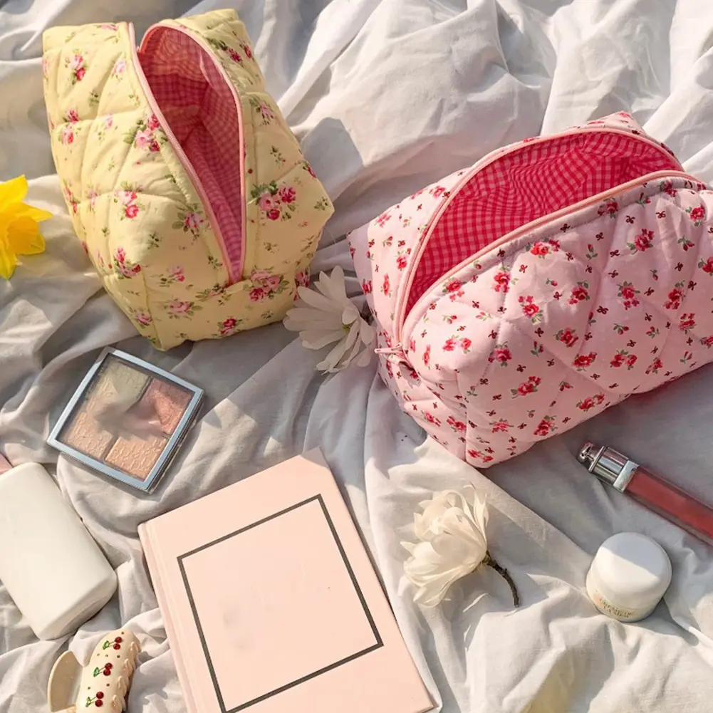 Cute Floral Makeup Bag Large Quilted Cosmetic Bag with Zipper Travel Makeup Pouch Soft Toiletry Bag for Women and Girls