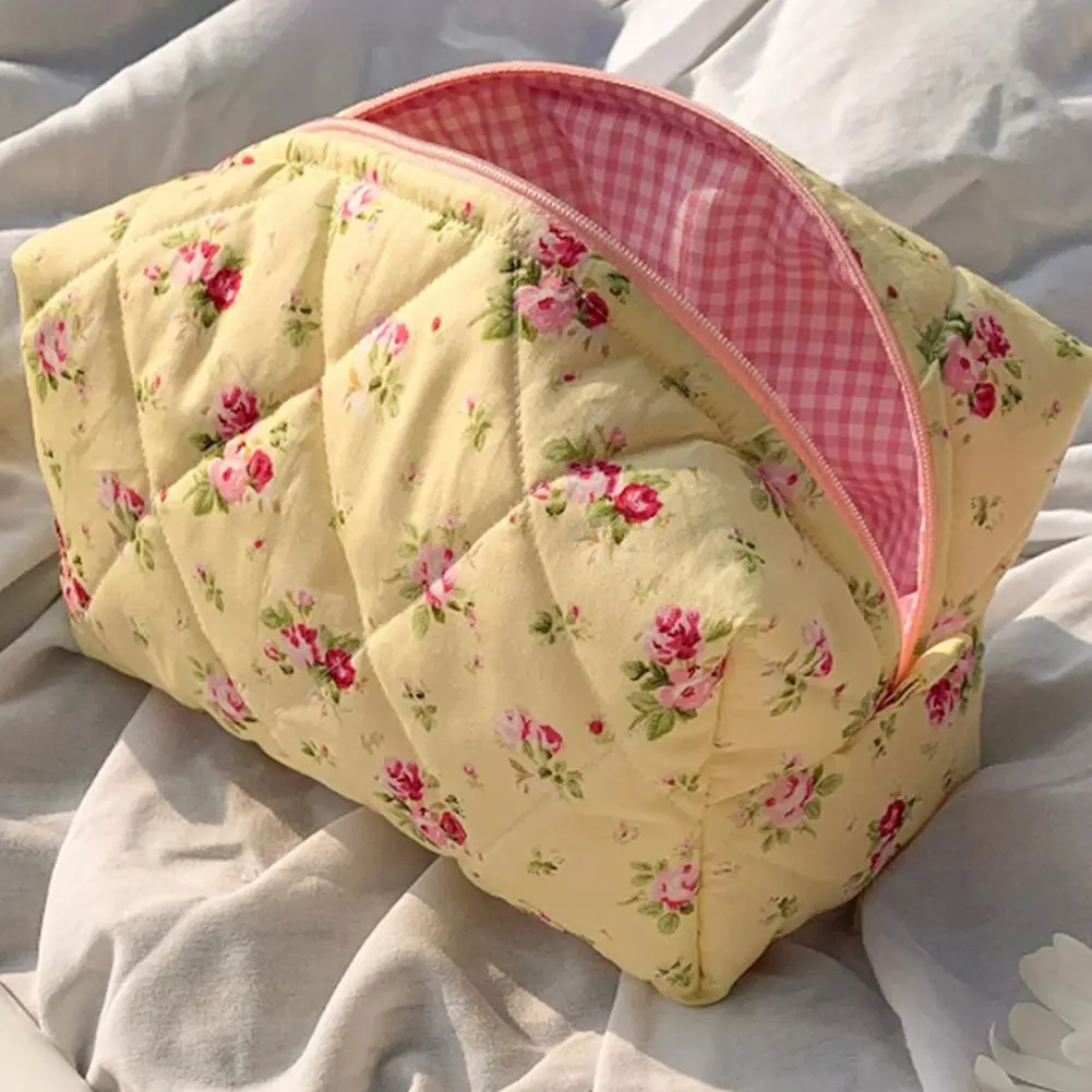 Cute Floral Makeup Bag Large Quilted Cosmetic Bag with Zipper Travel Makeup Pouch Soft Toiletry Bag for Women and Girls