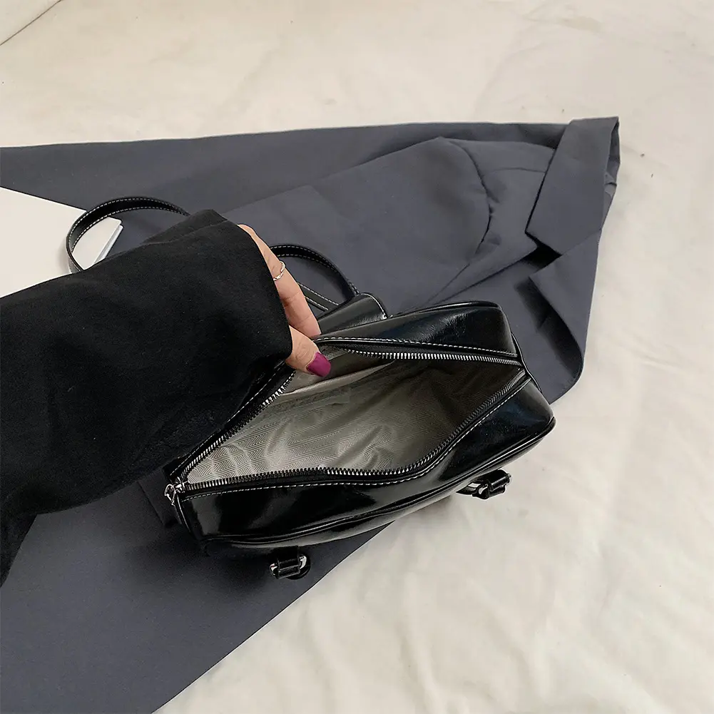 Underarm Bag PU Leather Zipper Closure Shoulder Bag for Women with Inner Pockets Handbag Tote Bag for Work Travel