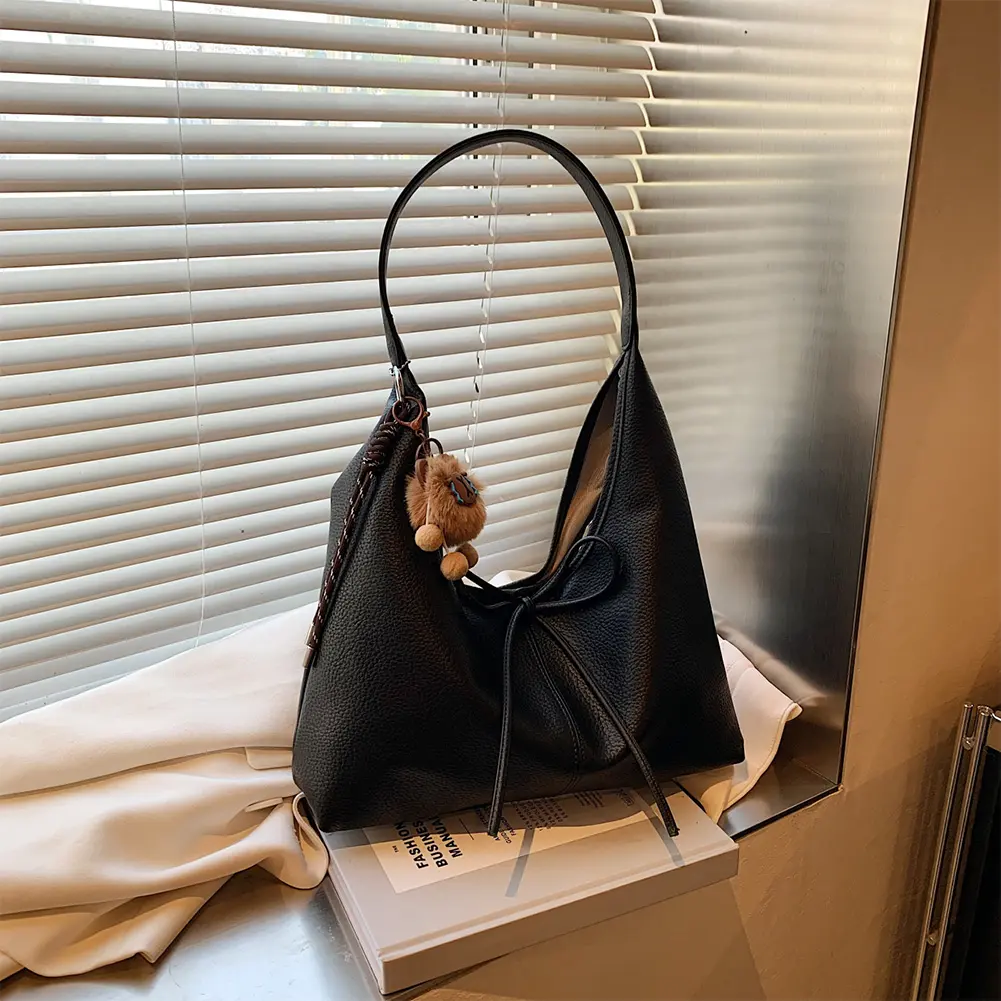 Shoulder Bag for Women Solid Color Hobo Bag PU Leather Trendy Crescent Bag Underarm Bag Mini Purse for Commuting Travel