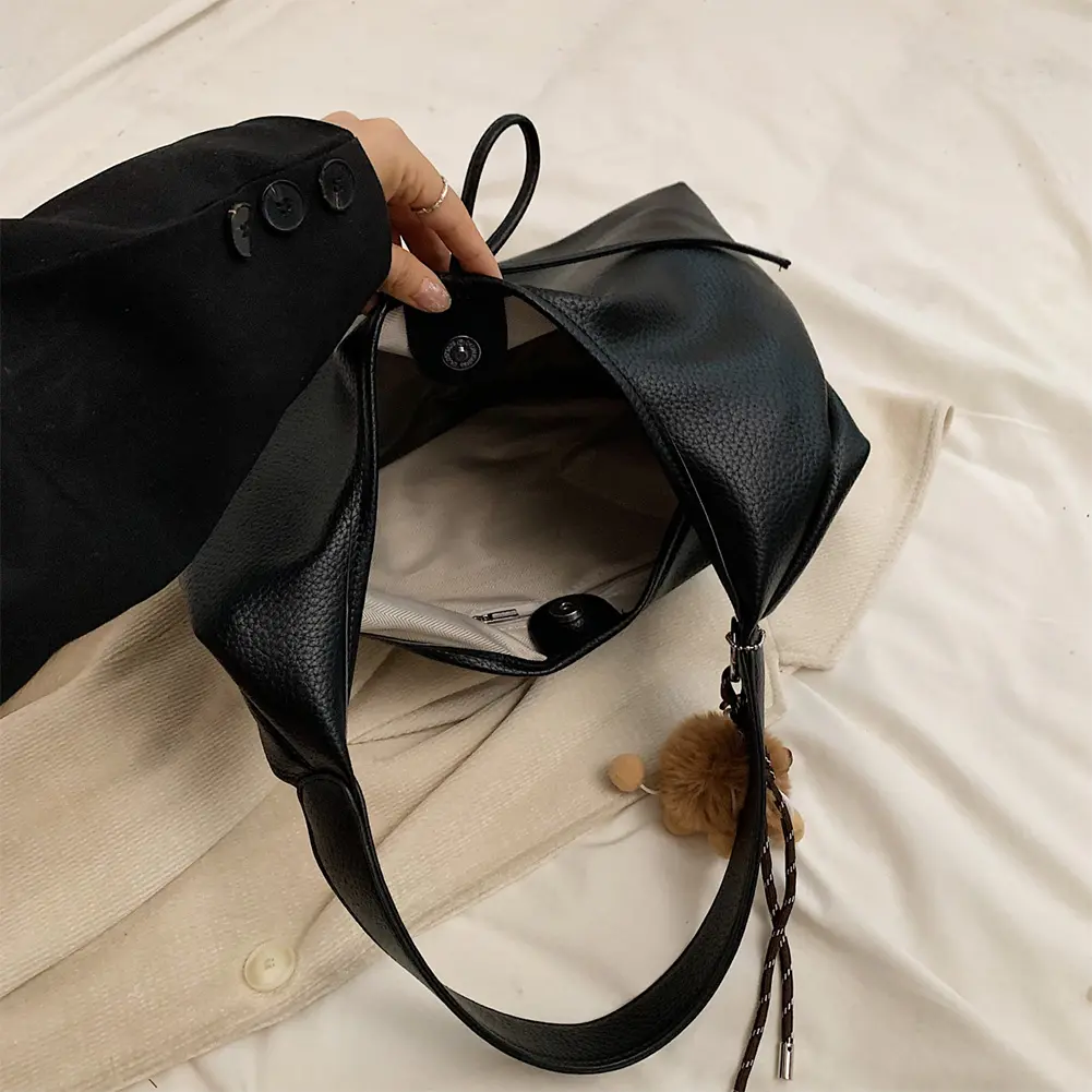 Shoulder Bag for Women Solid Color Hobo Bag PU Leather Trendy Crescent Bag Underarm Bag Mini Purse for Commuting Travel