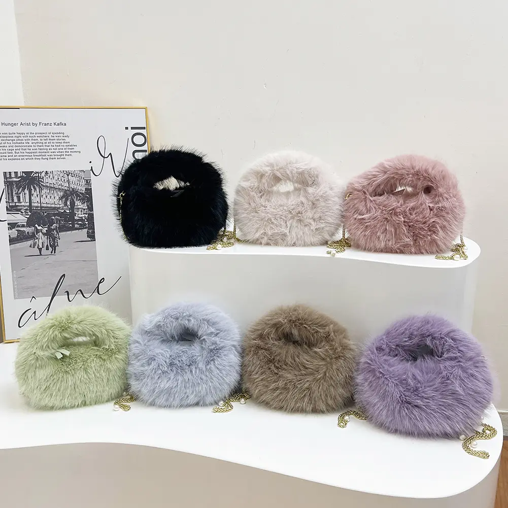 Handbag with Chain Faux Fox Fur Crossbody Bag Fuzzy for Women Clutch Purse Pearl Hobo Bag for Work Travel