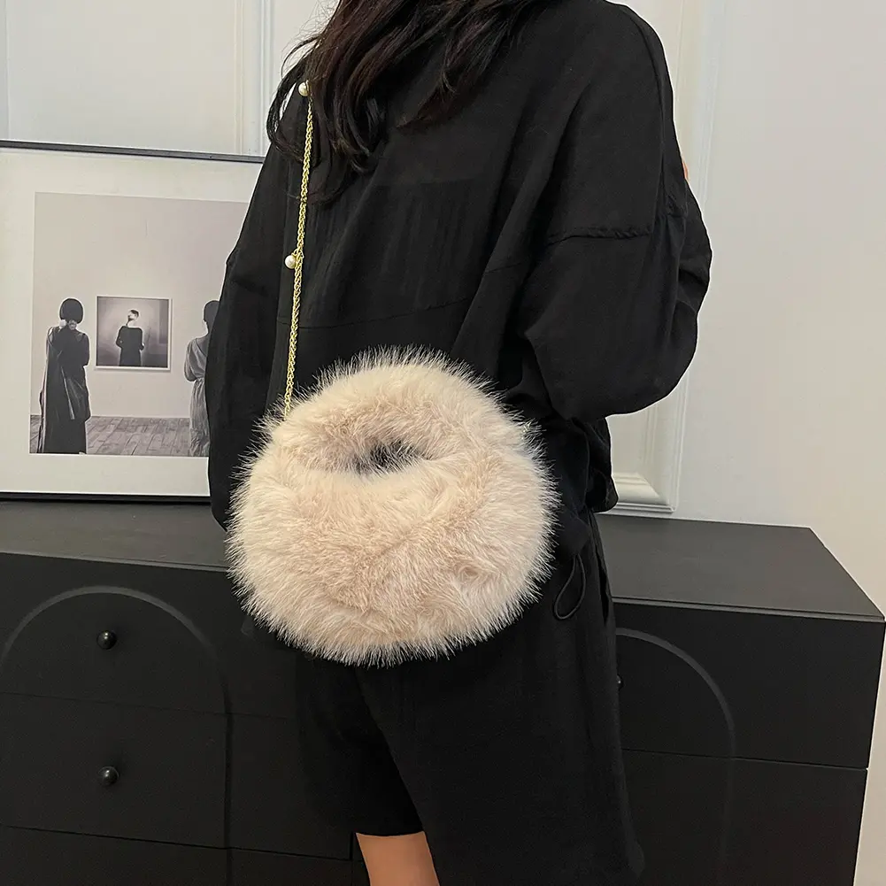 Handbag with Chain Faux Fox Fur Crossbody Bag Fuzzy for Women Clutch Purse Pearl Hobo Bag for Work Travel