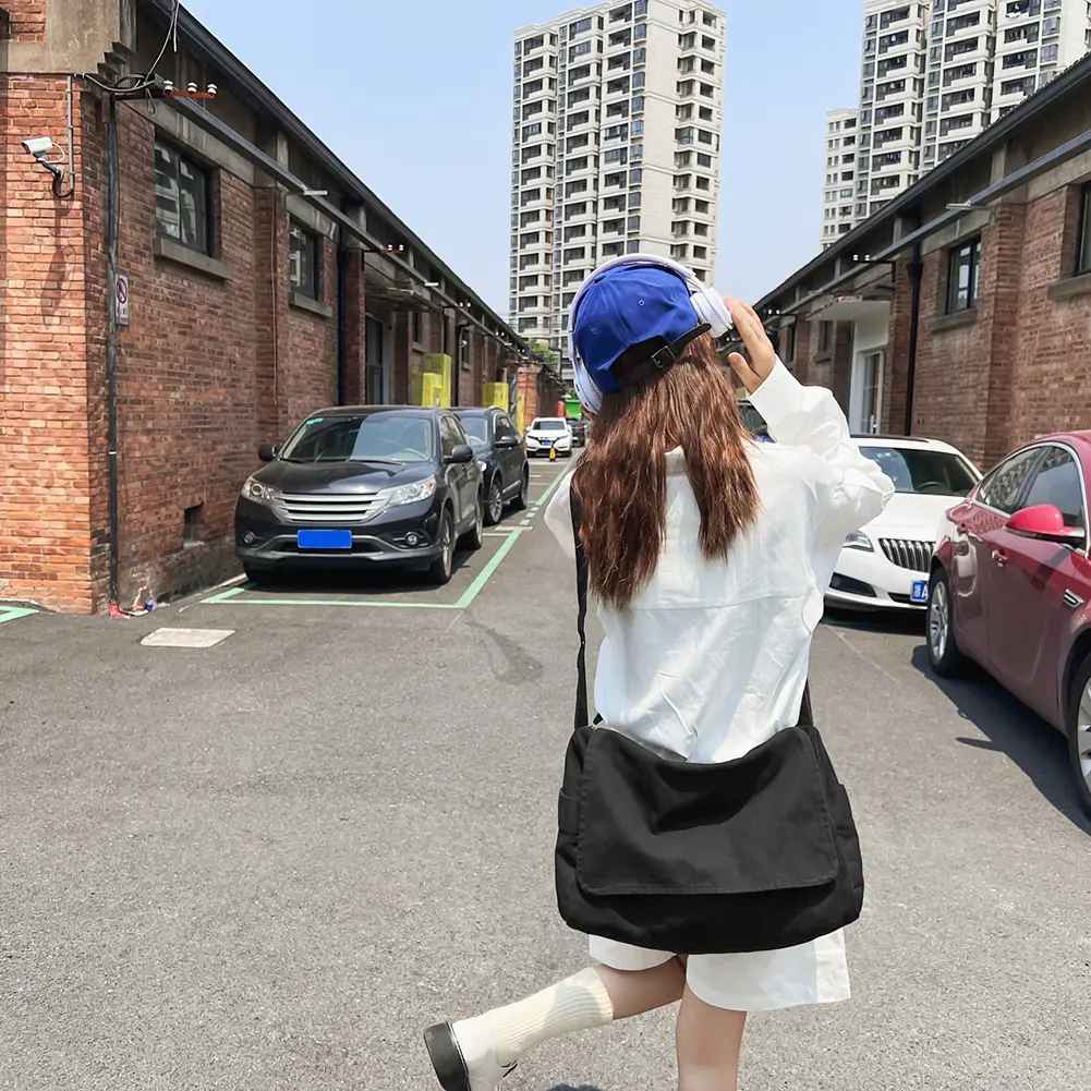 Women Canvas Messenger Bag Large Capacity Tote Sling Bag Adjustable Strap Trendy Hobo Bag Distressed Satchel Bag Shopping Bag