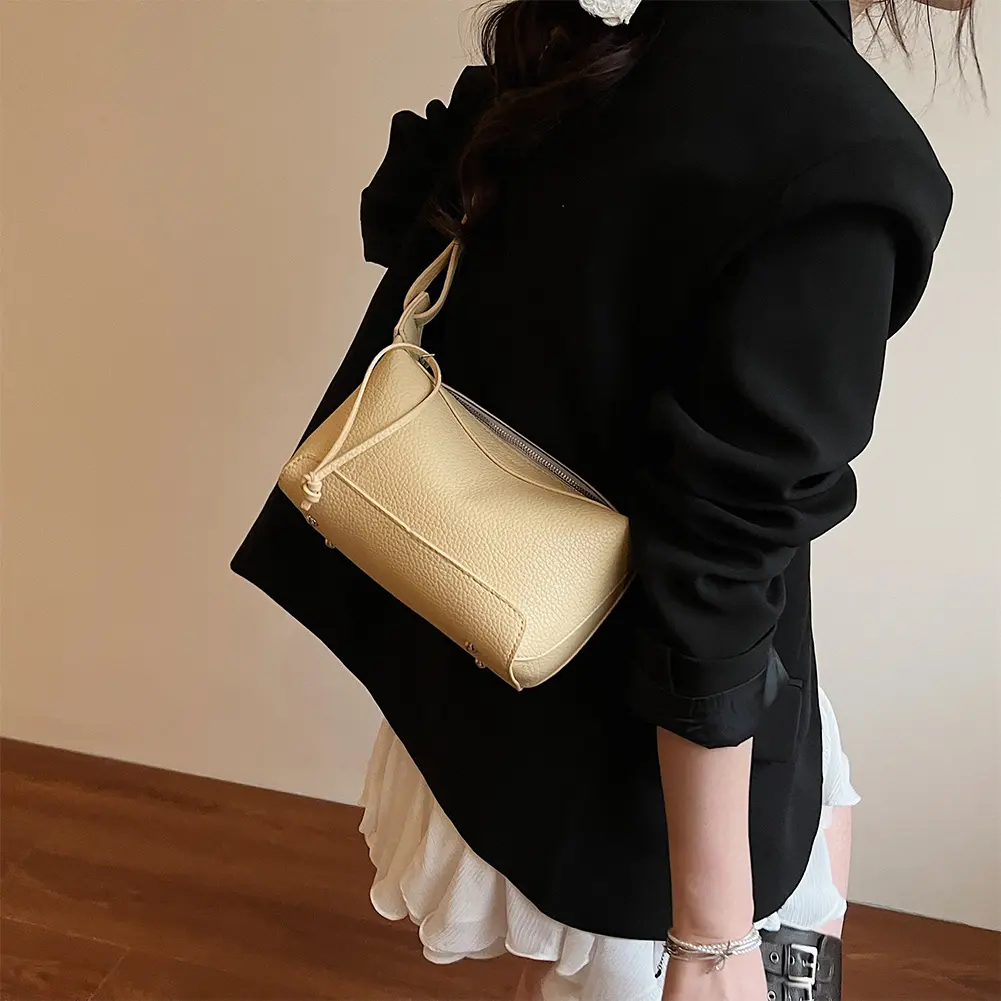 PU Leather Messenger Bag with Zipper Crossbody Bag Tote Handbag for Women Work Travel Shopping